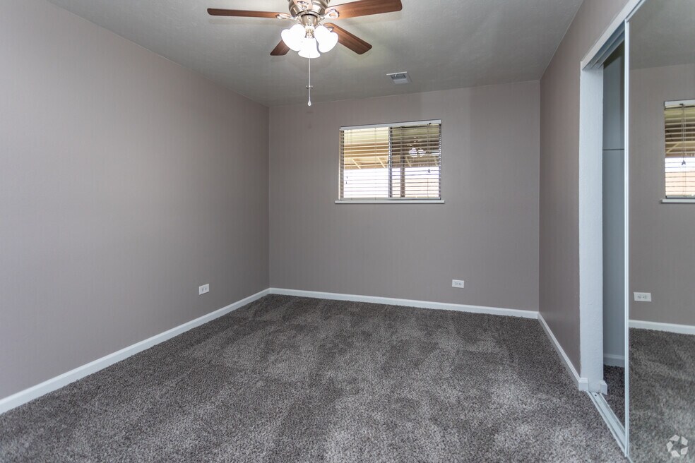 Brentwood Manor Apartments