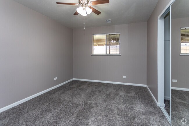 1BR, 1BA - 800SF - Brentwood Manor Apartments