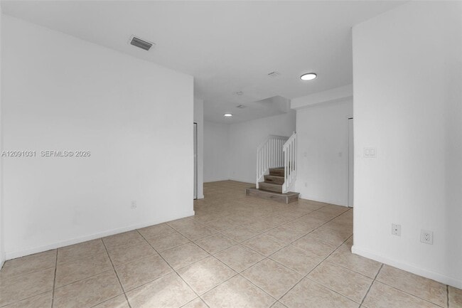 Building Photo - 2712 SE 15th Pl