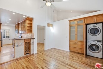 Building Photo - 325 Vernon Ave