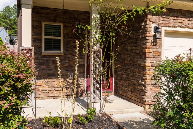 Foto del edificio - 126 Willow Weald Ct