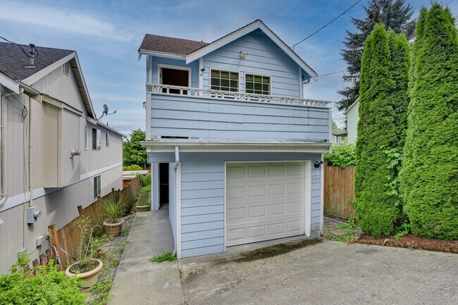 Building Photo - 9018 2nd Ave S, Seattle, WA 98108 $2,500 P...