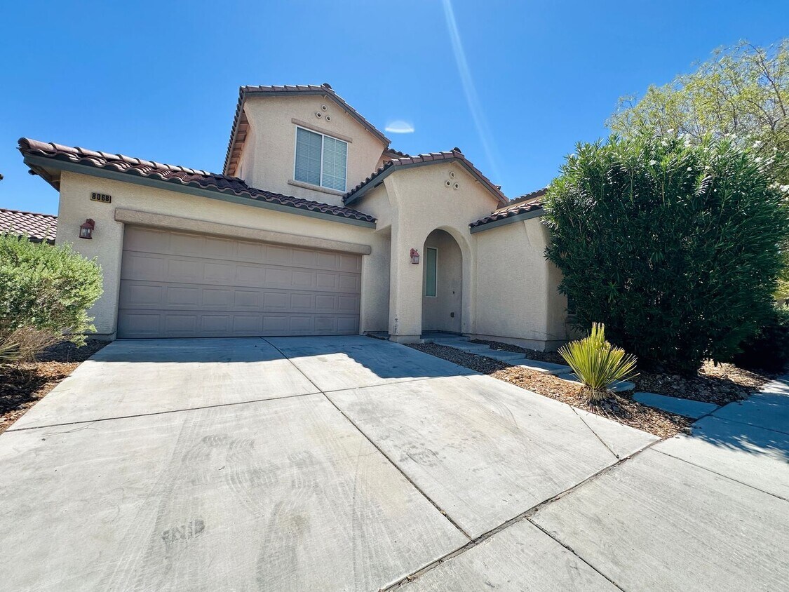 Foto principal - Newly renovated 4 bedroom 3 full bath home...