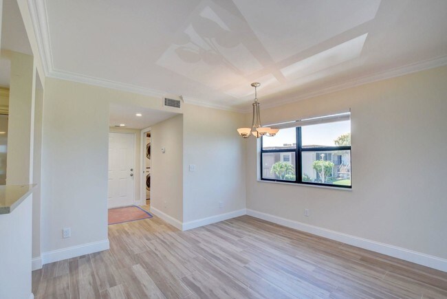 Building Photo - 85  Capri  B