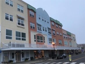 Building Photo - 810 Asbury Ave