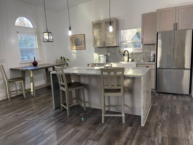 Building Photo - Custom Private Cottage near Arden Park