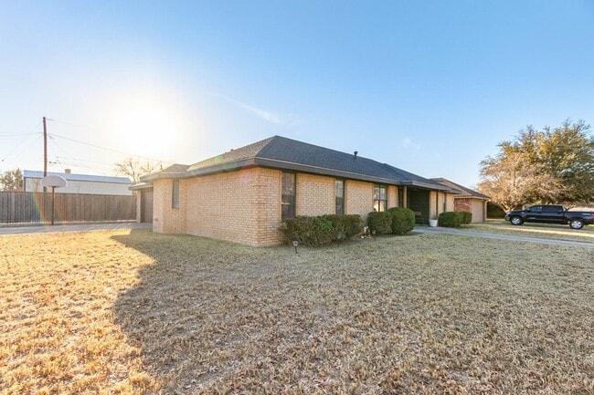 Foto del edificio - 3701 Oakmont Dr