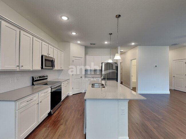 Building Photo - 6158 Little Blf Cir