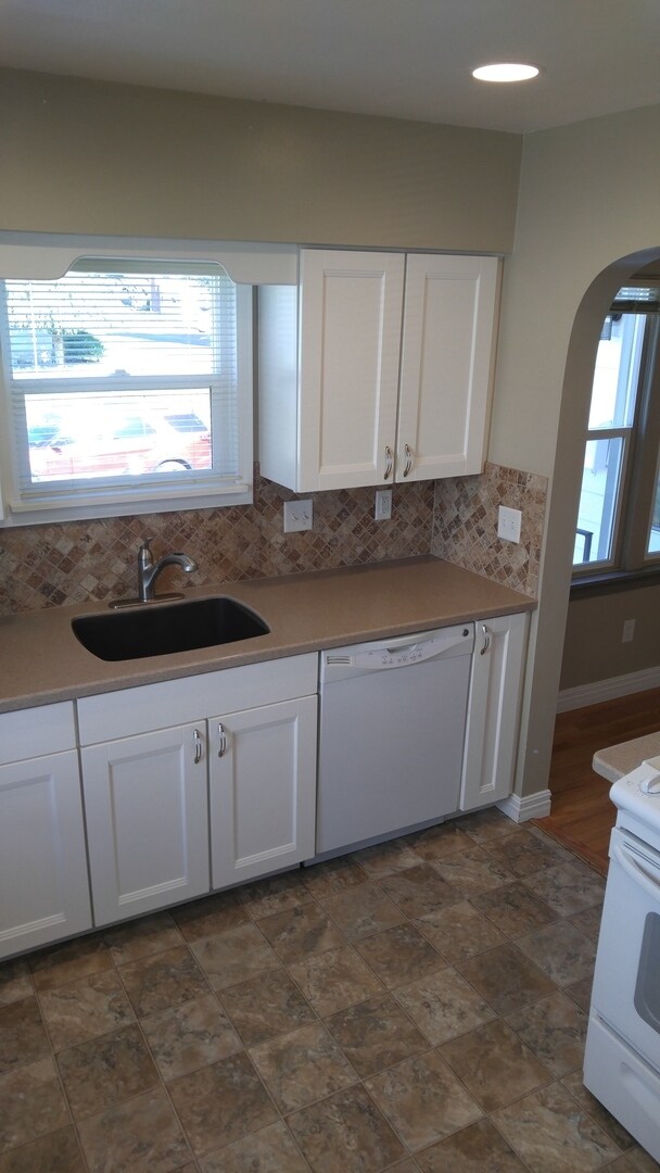 Building Photo - Available soon!! Newly Renovated Shadle Di...