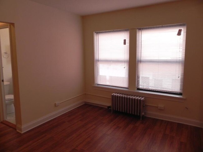 Foto del edificio - 1742 N Humboldt Blvd