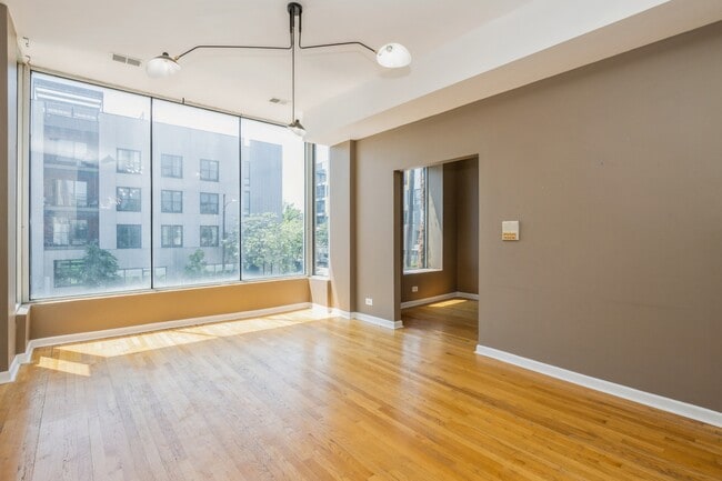 Building Photo - 2620 W North Ave
