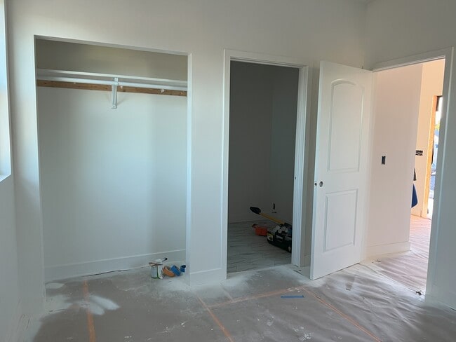 Building Photo - 7538 Cozycroft Ave