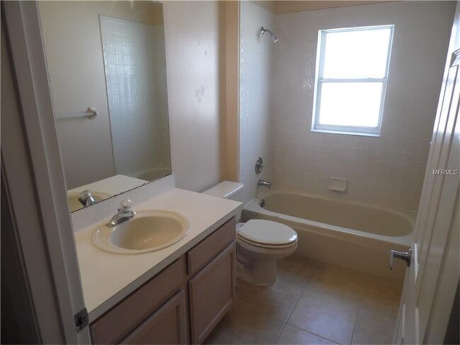 Building Photo - 3 Bedroom/2 Bath home in Hunters Creek!