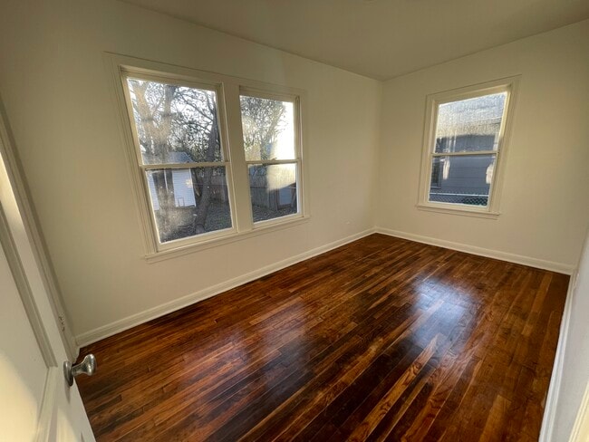 Bedroom 2 - view from doorway - 1701 Payne Ave