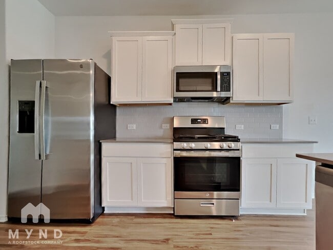 Foto del edificio - 7125 Spotted Leaf Wy