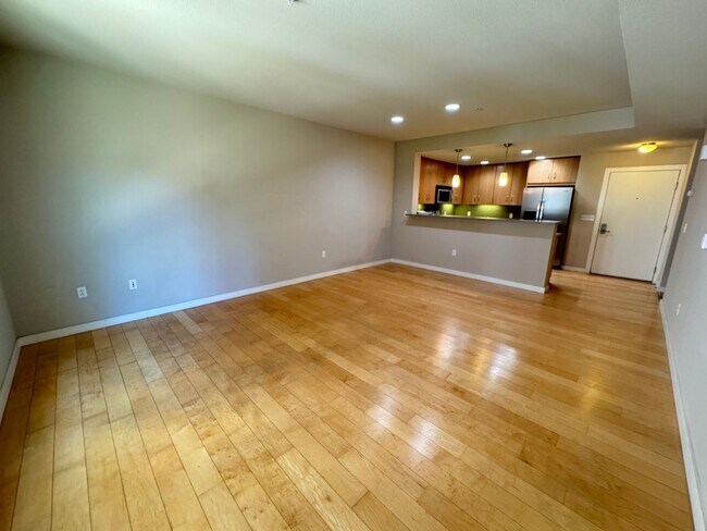 Foto del edificio - 1BED/1BATH CONDO AVAILABLE FOR RENT NEAR LAKE MERRIT IN  DOWNTOWN OAKLAND, CA!!!