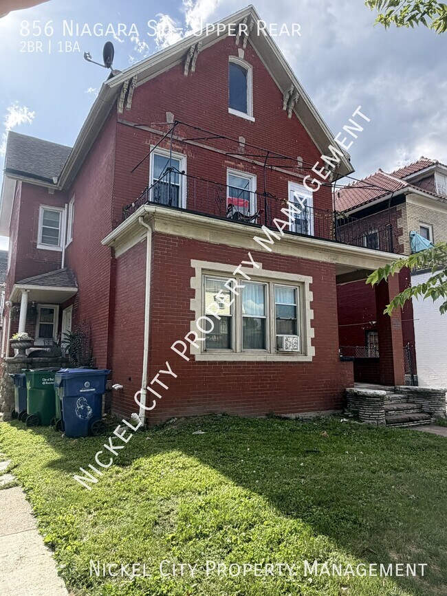 Building Photo - 856 Niagara St