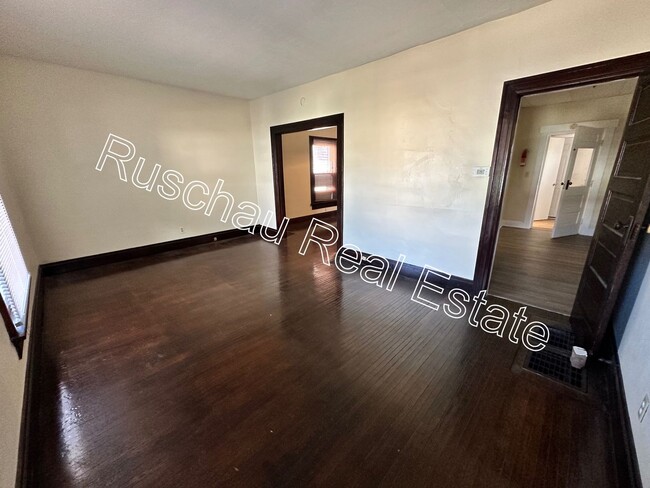 Building Photo - 3 Bed 1.5 Bath Home