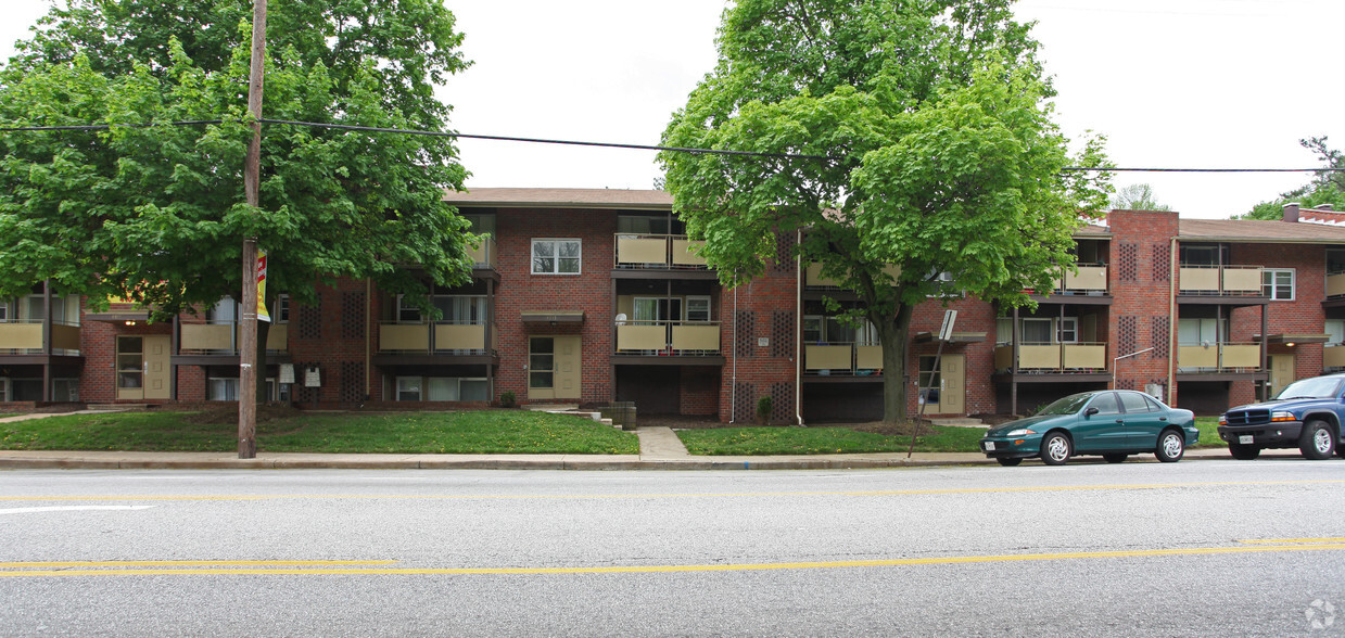 Foto del edificio - Frederick Manor Apartments