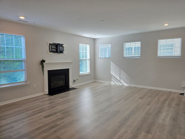 Building Photo - Brier Creek Living in a 5 Bedroom 4.5 Bath...