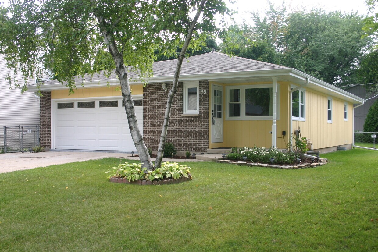 Primary Photo - 58 Clover Dr