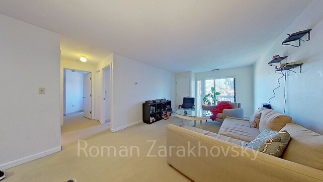 Building Photo - 25 Webster Ave