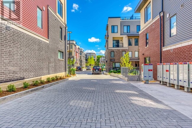 Building Photo - 3566-3566 Colonial Dr