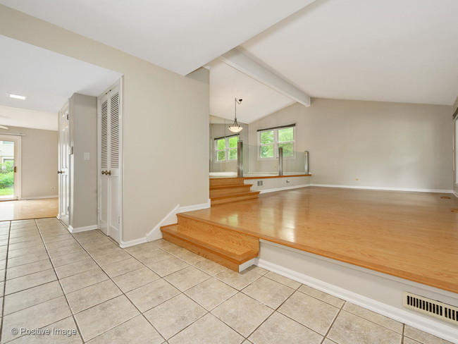 Building Photo - 2312 Strawberry Ln