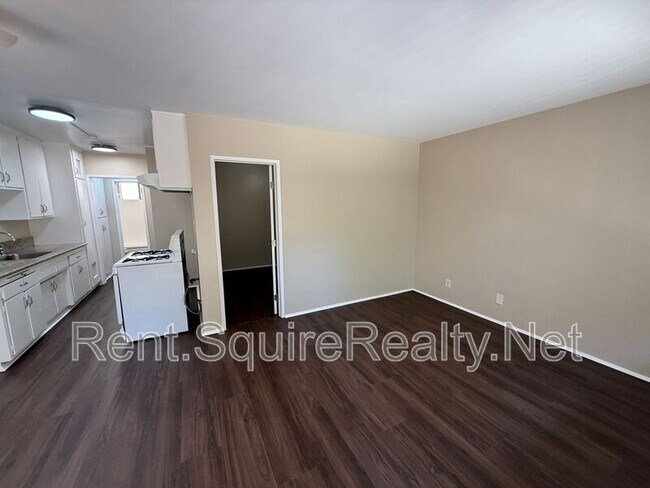 Building Photo - 414 N San Gabriel Ave