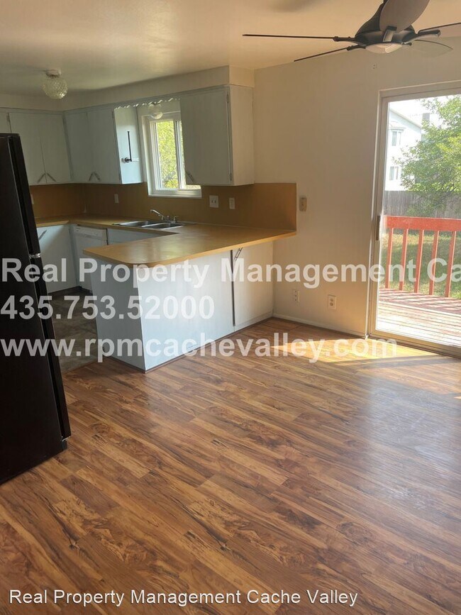 Foto del edificio - 2 br, 2 bath House - 570 S 1000 W Upstairs