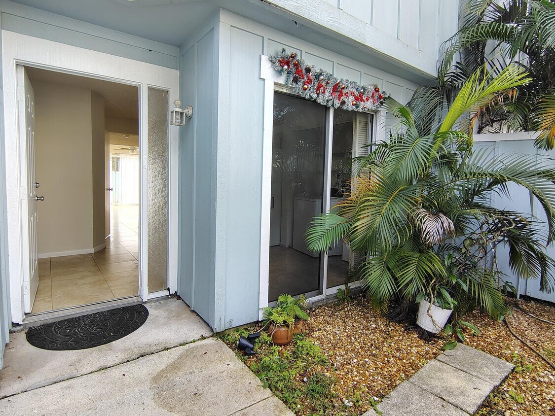 Foto del edificio - 6262 Riverwalk Ln