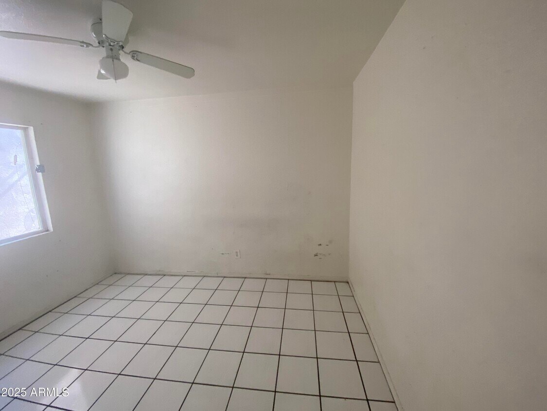 Foto del edificio - 1321 W Vogel Ave