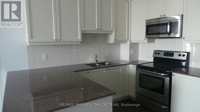 Photo du bâtiment - 12 Woodstream Blvd