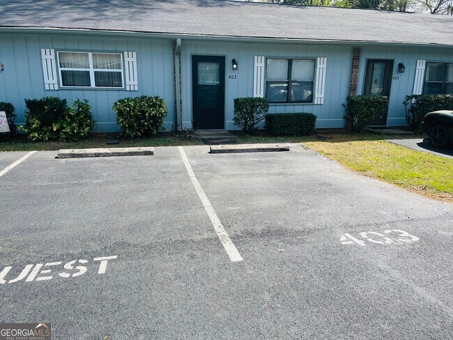 Foto del edificio - 403 Breezy Pnes