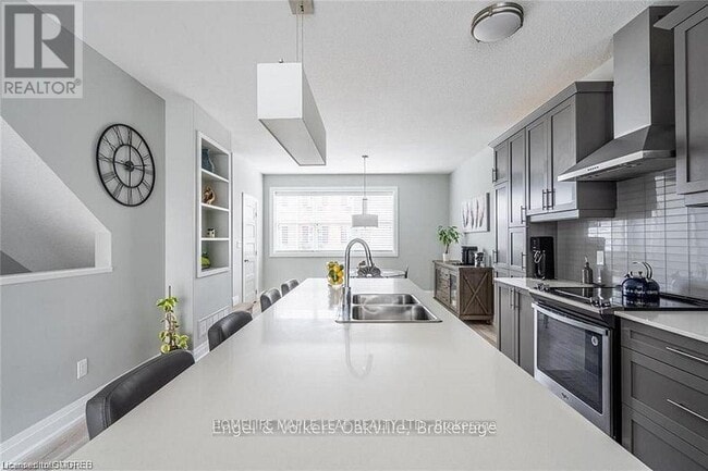 Photo du bâtiment - 3025-3025 Singleton Ave