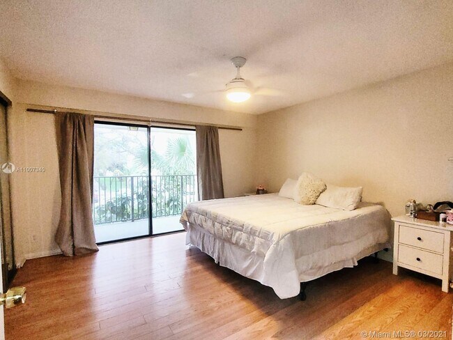 Foto del edificio - 89 Deer Creek Rd