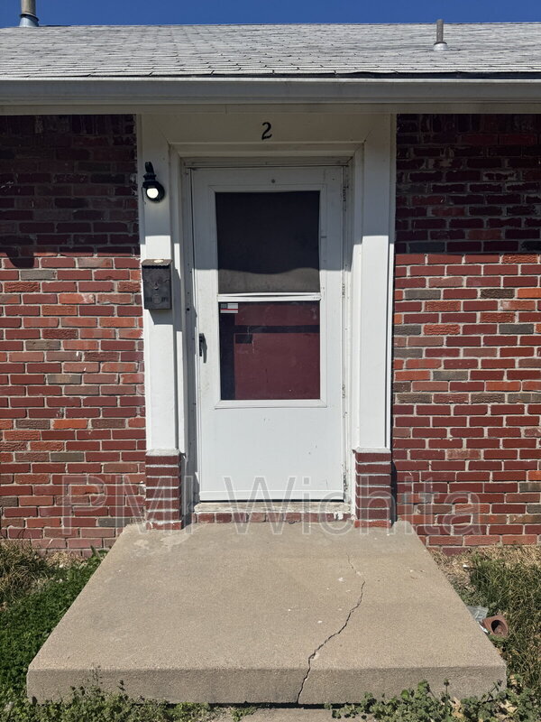 Building Photo - 1719 S Glenn Ave