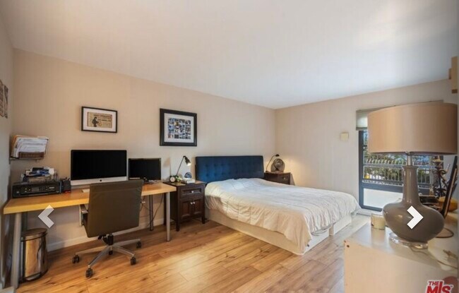 Foto del edificio - 7765 W 91st St