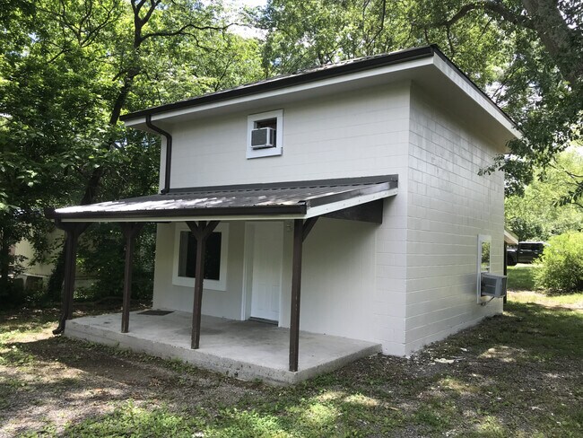 Building Photo - 1121 James st