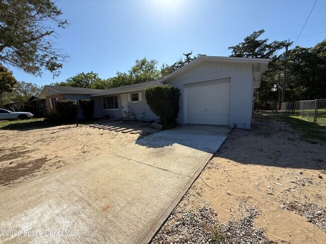 Building Photo - 1412 Overlook Terrace
