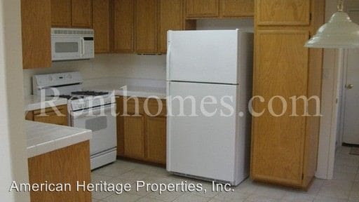 Building Photo - 11775 Pickford Rd
