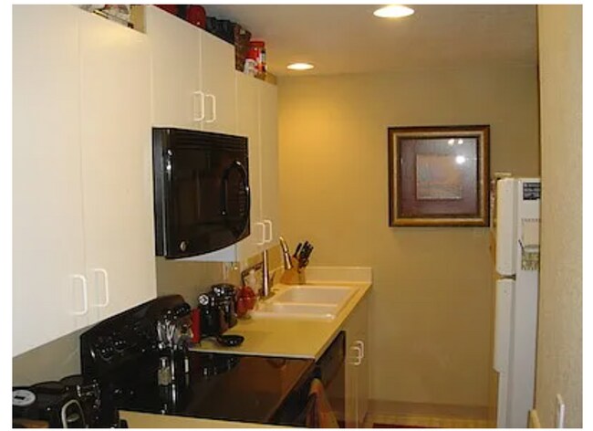 Foto del edificio - 2264 Maplewood Dr S