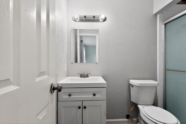 Foto del edificio - 3BR/2BA Houston Home — Bright, Spacious & Move-In Ready with Spacious Backyard
