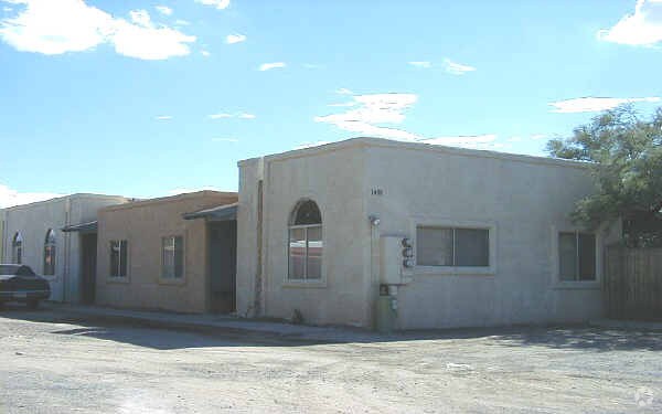 Building Photo - 1408-&1410 E Hedrick Dr