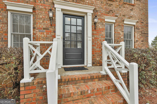 Foto del edificio - 544 Sullivan Rd