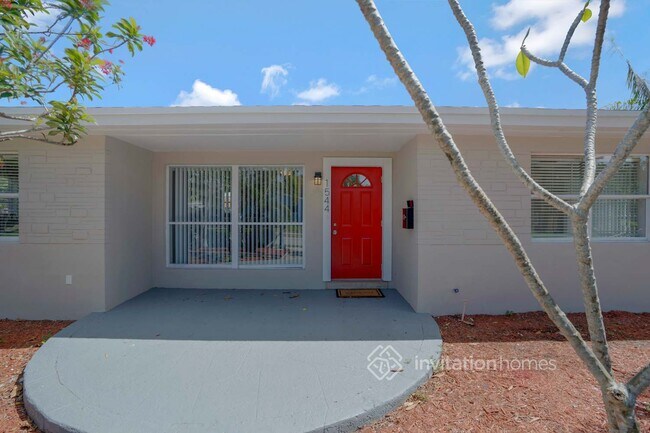 Building Photo - 1544 NW 3rd Ave