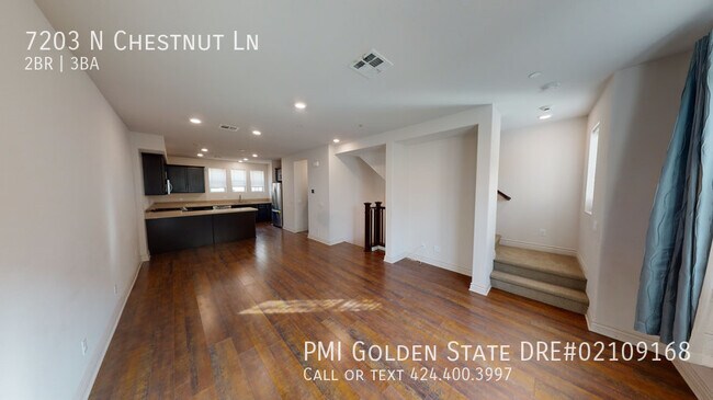 Foto del edificio - 7203 N Chestnut Ln