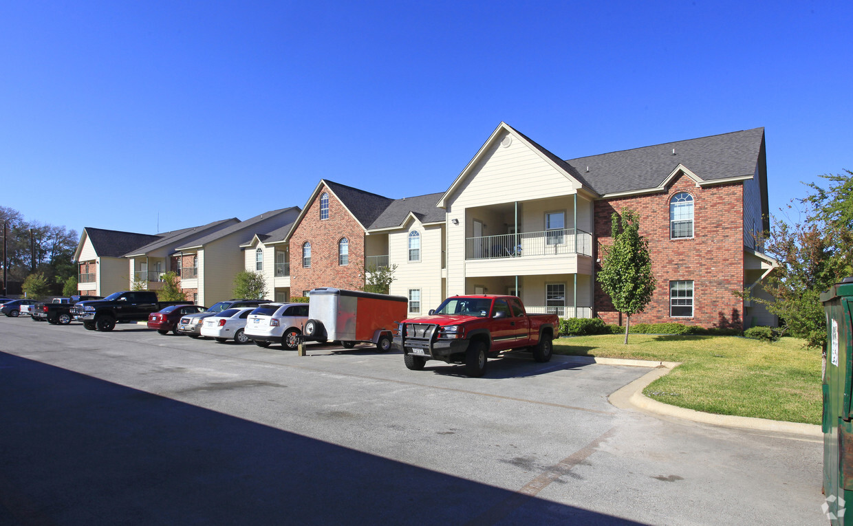 Foto principal - Turtle Creek Village Apartments