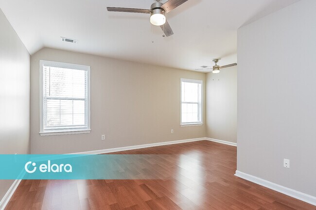 Building Photo - 2250 Winthrope Way Dr