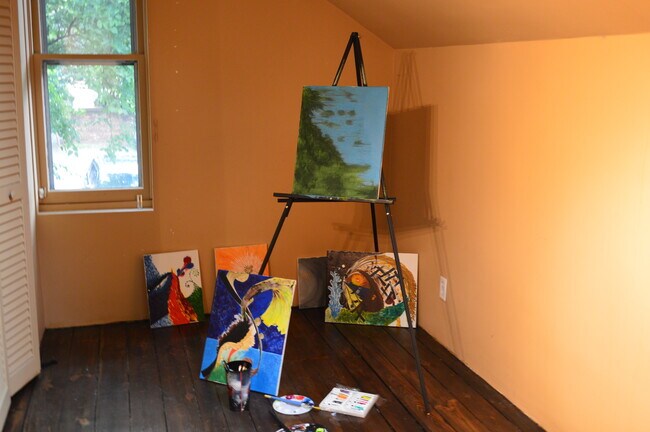 Spare bedroom/ Studio with Skylight - 6220 Sellers Street